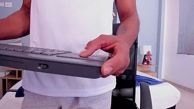 BruceMorgan live sex cam