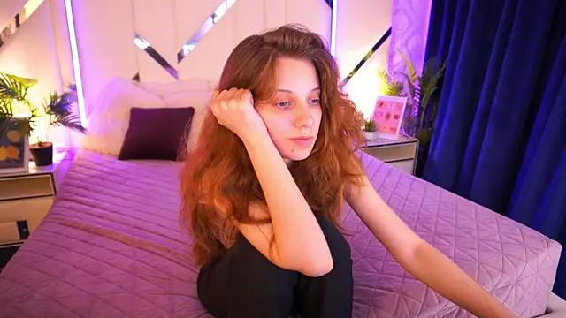 CuteeFoxy's cam snapshot