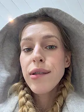 kira_mia live sex cam