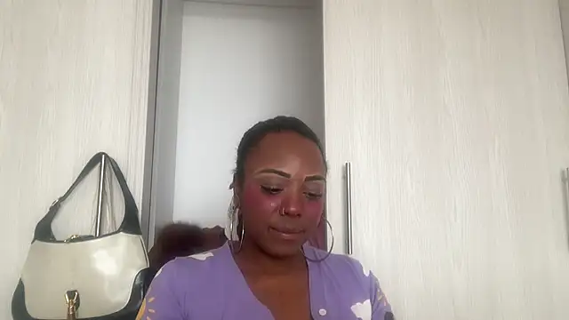 ChocolateCakeQueen live sex cam