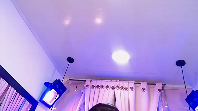 hottt_girl_lesbian's cam snapshot