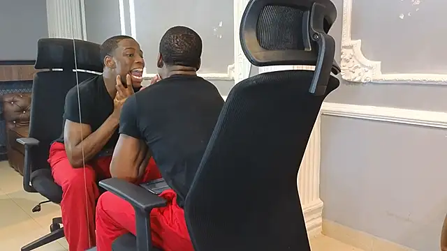 CharlesBrown_'s cam snapshot