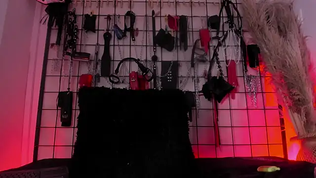 charrlotte_quinn's cam snapshot