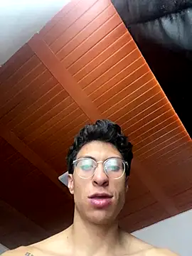 ApoloCruz's cam snapshot