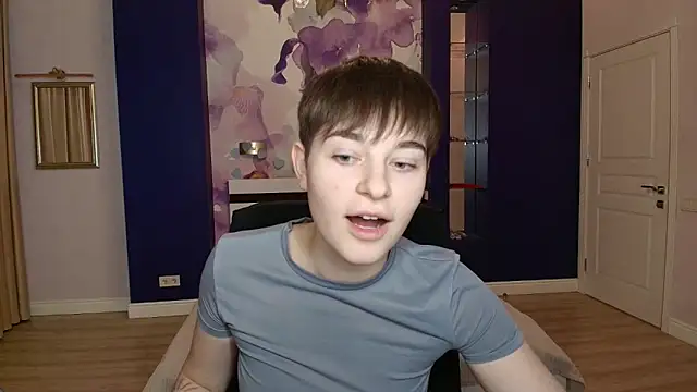 EmiliaYours live sex cam