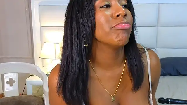 KloheCurvy live sex cam