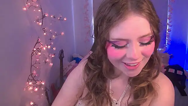 Lil_bela's cam snapshot