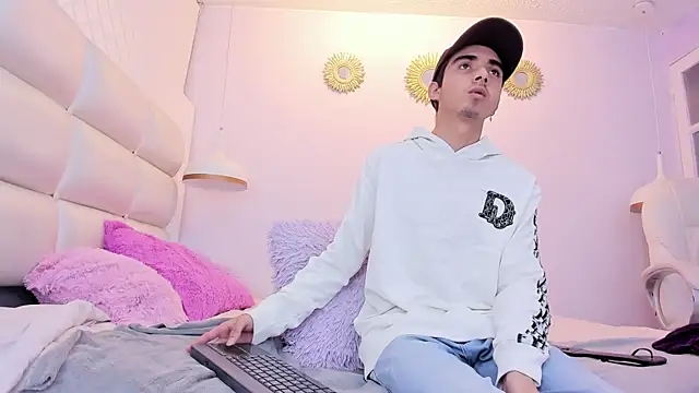 Hottie_Guy's cam snapshot