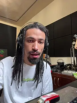 FavelaDaddyCum's cam snapshot