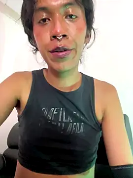 MadamLeRouge's cam snapshot