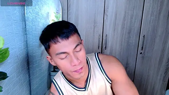 PinooyMilker's cam snapshot