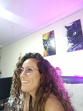 Caroline_Jons's cam snapshot