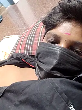 divyatamil143's cam snapshot