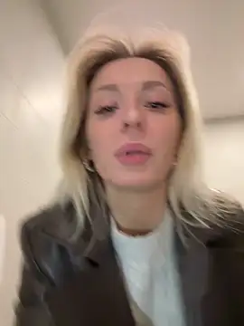 VikaBunny1 live sex cam