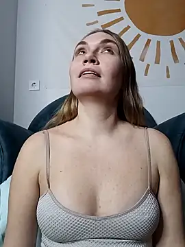 KisaVixen's cam snapshot