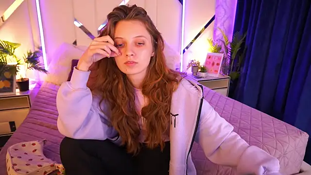 CuteeFoxy's cam snapshot