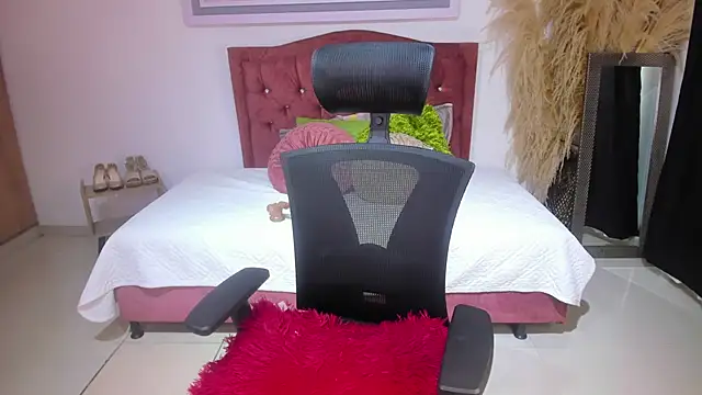 AdrianaTorres_'s cam snapshot