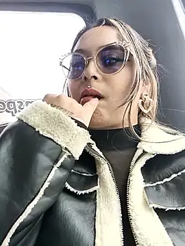 Ari_Vox's cam snapshot