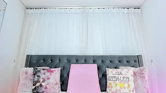 IsabellaJames's cam snapshot