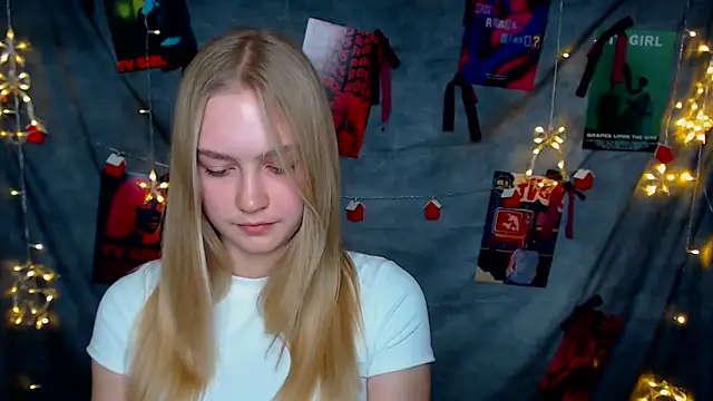 MademoiselleCl's cam snapshot