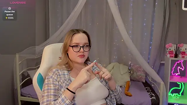 SallyPratt's cam snapshot