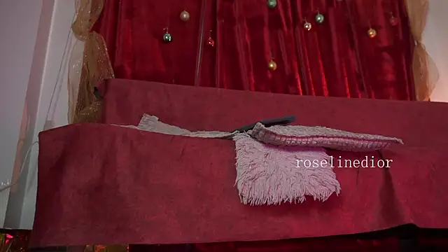 roselinedior live sex cam