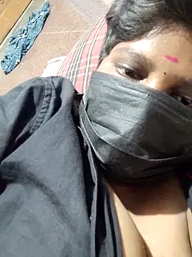 divyatamil143's cam snapshot