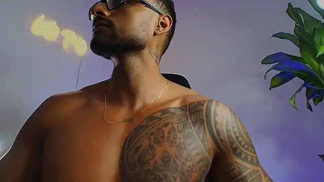 LiamGarcia1 live sex cam