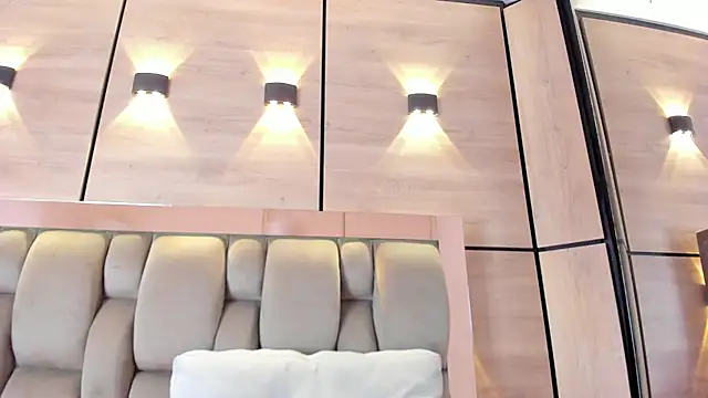 karol_lewiss's cam snapshot