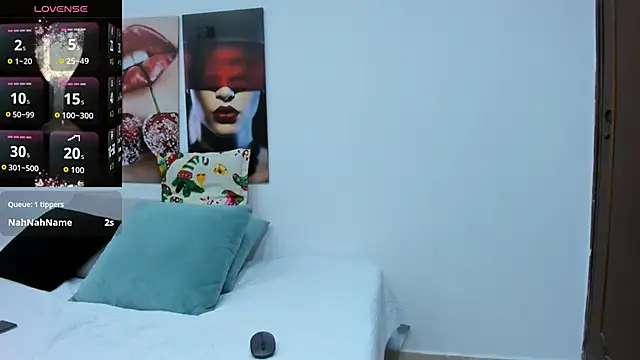 Andhrea_Vale's cam snapshot