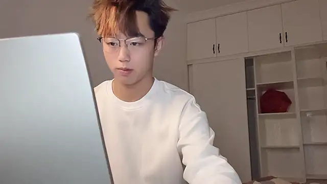 STxuguanhan's cam snapshot