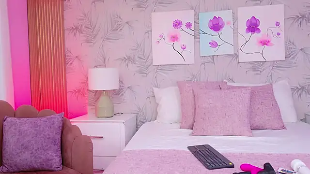 MarilynWild's cam snapshot