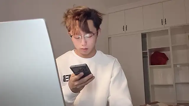 STxuguanhan's cam snapshot