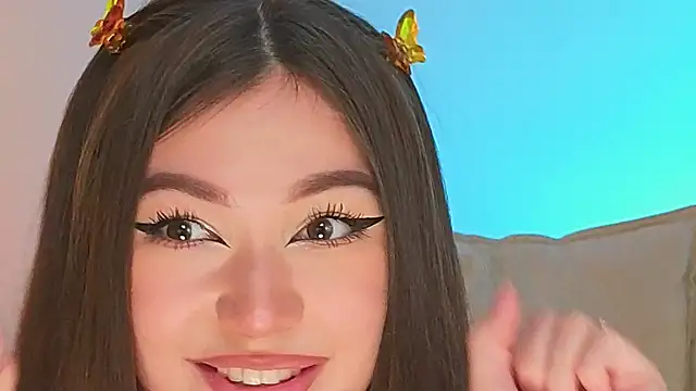 oliviaah_'s cam snapshot