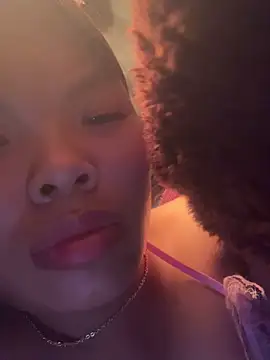 hello-cute's cam snapshot