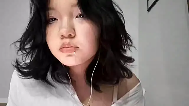 MeowMiaMeow's cam snapshot