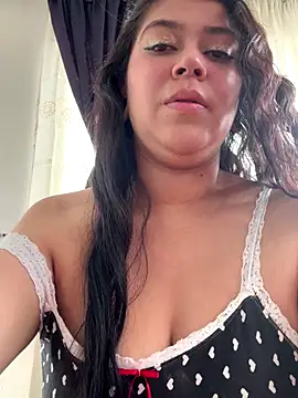 emilyjohanson live sex cam