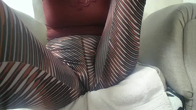 Web_Lady's cam snapshot