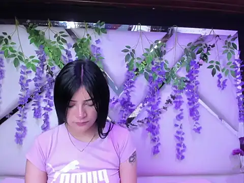 liinzy_rouse69's cam snapshot