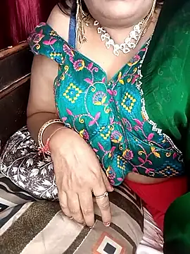 Heart-Kavya's cam snapshot