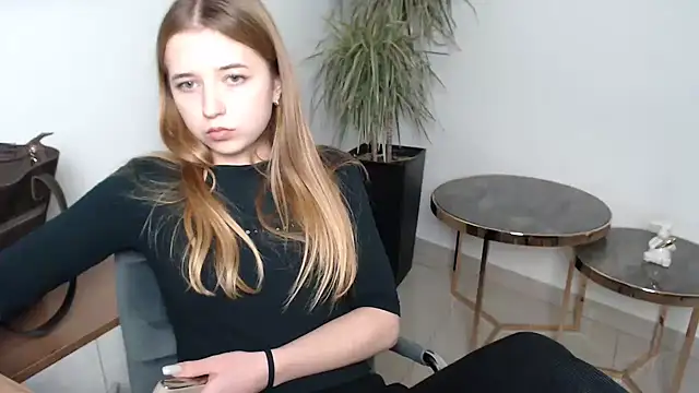 SweetBellaa_'s cam snapshot