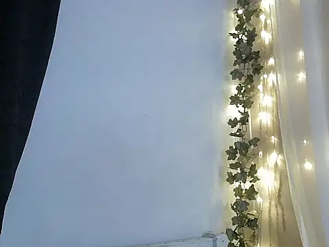 lunahototinparis18's cam snapshot