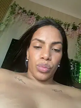 ArielleMillerr-'s cam snapshot