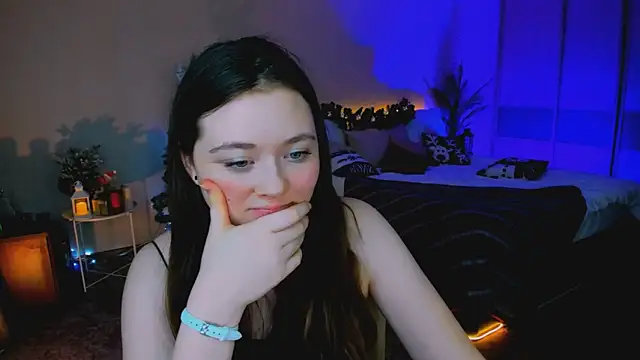 AlluringLookk's cam snapshot