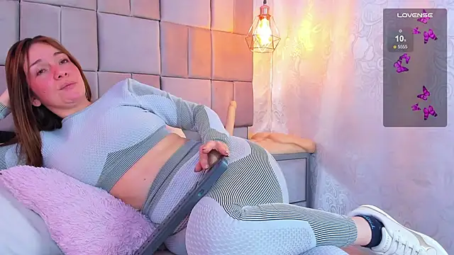 antoneella_jones's cam snapshot