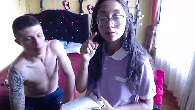 Violet_And_Smith's cam snapshot