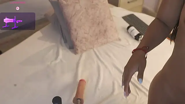 emma_brooks1's cam snapshot