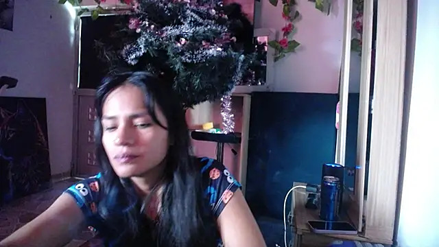 Samara_Homescapes's cam snapshot