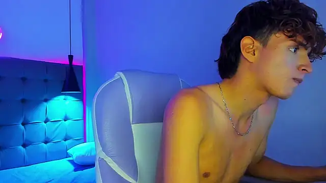 NicolasFerrer18 live sex cam