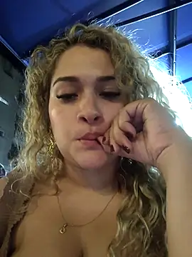 Sara_smiiith211 live sex cam